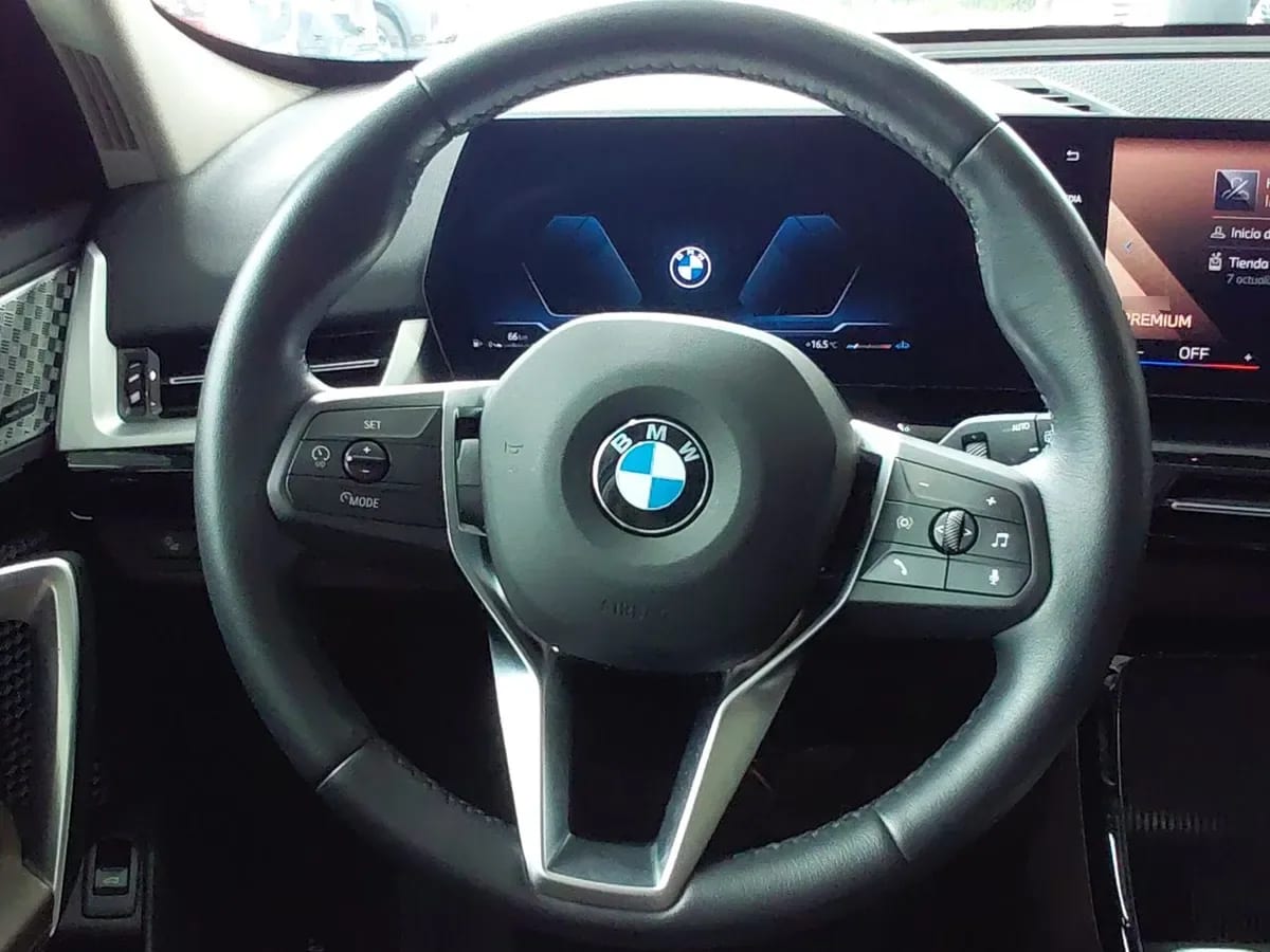 BMW X1 1.5t 18i Dynamic S-Drive 4x2 At 5p año 2025