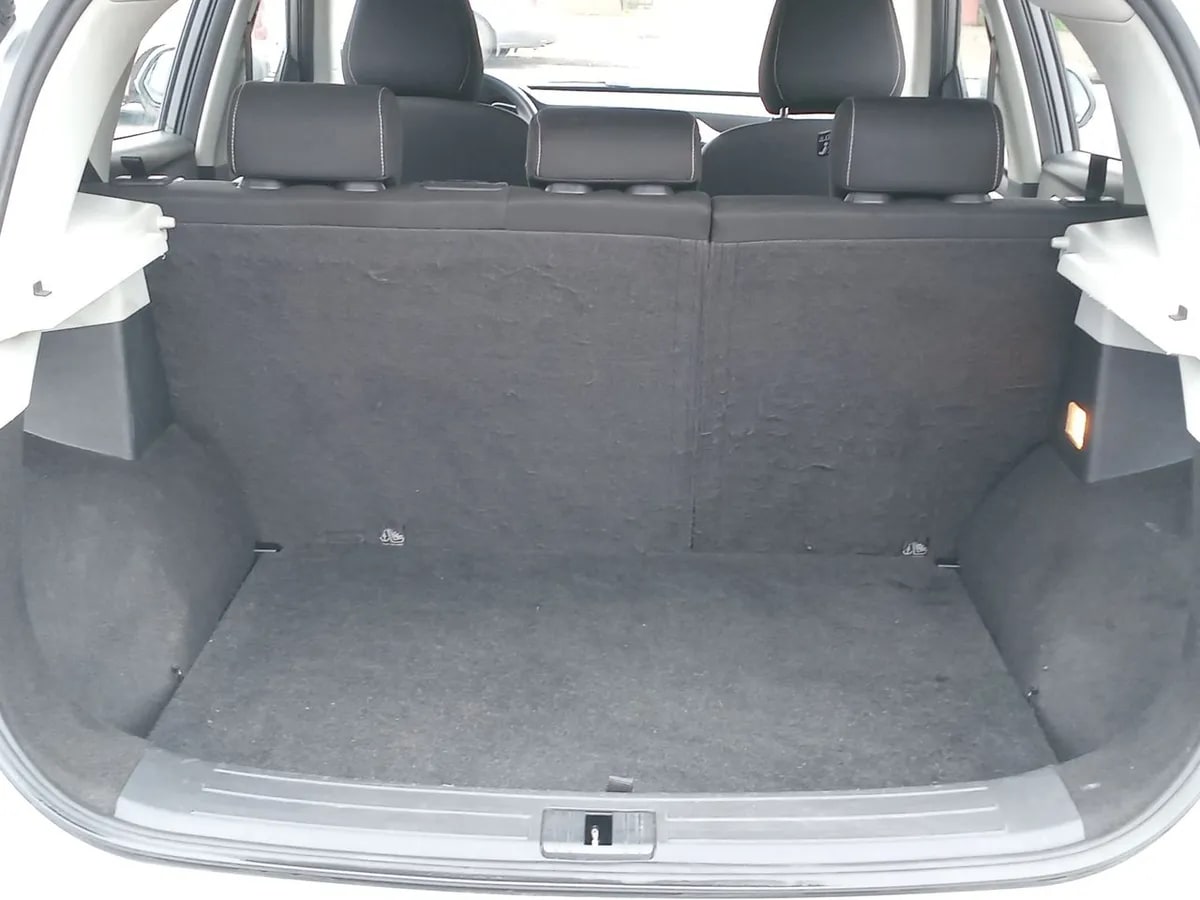 MG Mg Zs 1.5 Std Plus 2wd Mt 5p año 2025