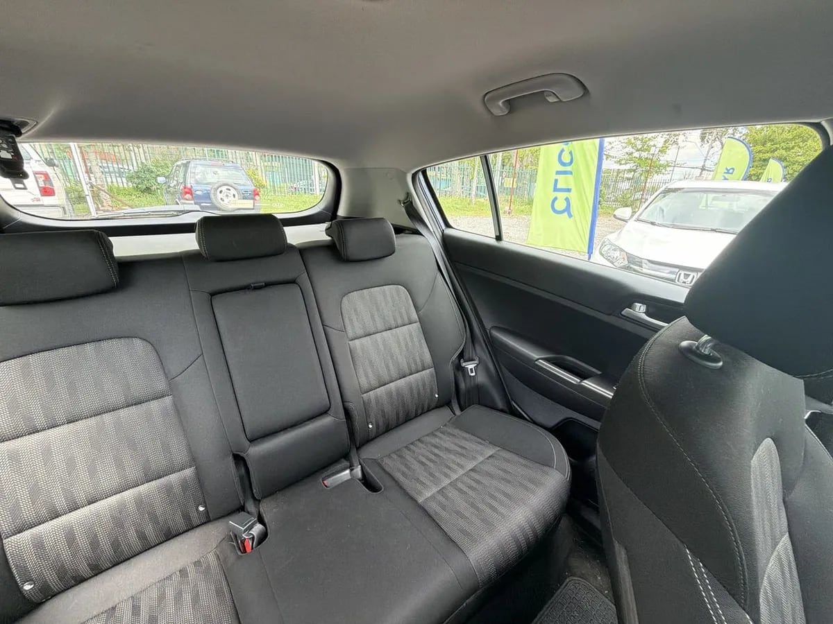 Kia Sportage 2.0 Lx 2wd 6at 5p año 2021