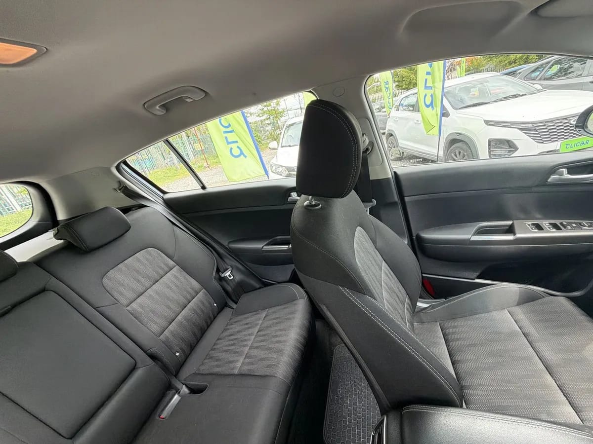 Kia Sportage 2.0 Lx 2wd 6at 5p año 2021