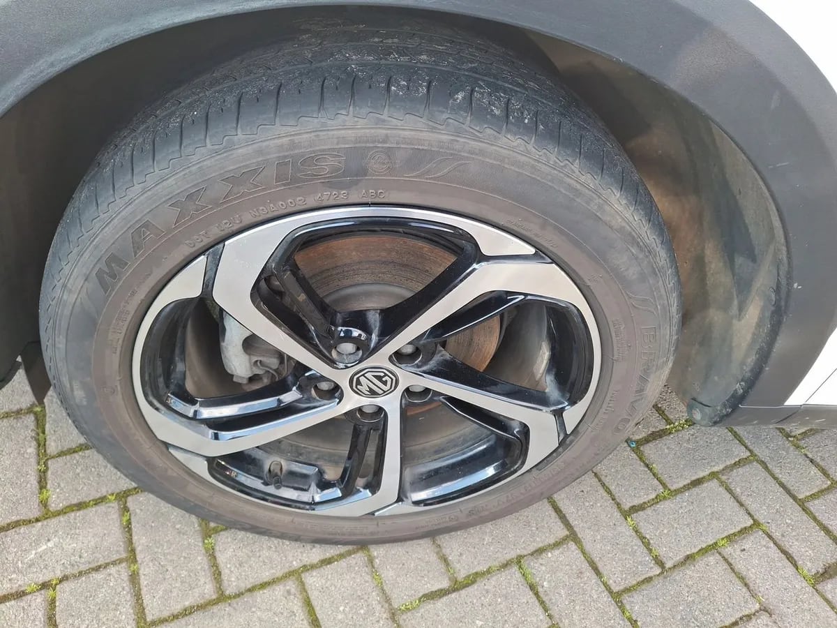 MG Hs 1.5t Dlx 2wd Dct At 5p año 2026