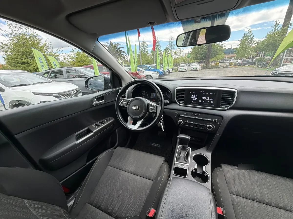 Kia Sportage 2.0 Lx 2wd 6at 5p año 2021