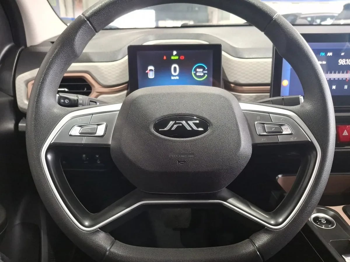 JAC E-Js1 Electrico Luxury 4x2 At 5p año 2025