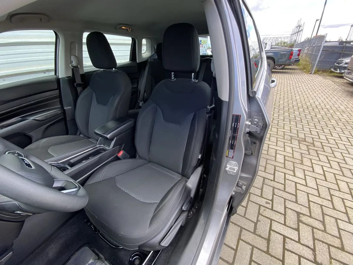 Jeep Compass 1.3 Sport 4x2 At 5p año 2024