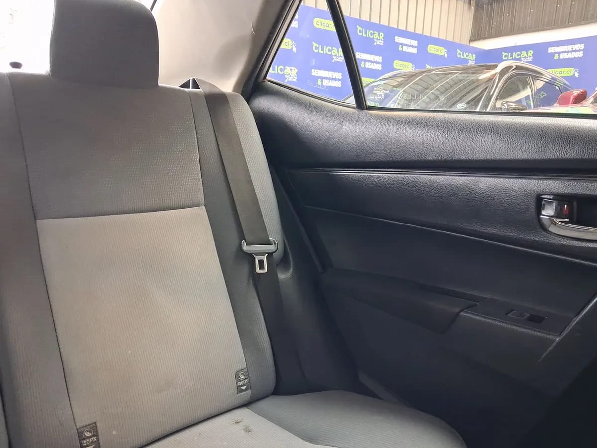 Toyota Corolla 1.8 Gl 4x2 Mt 4p año 2017