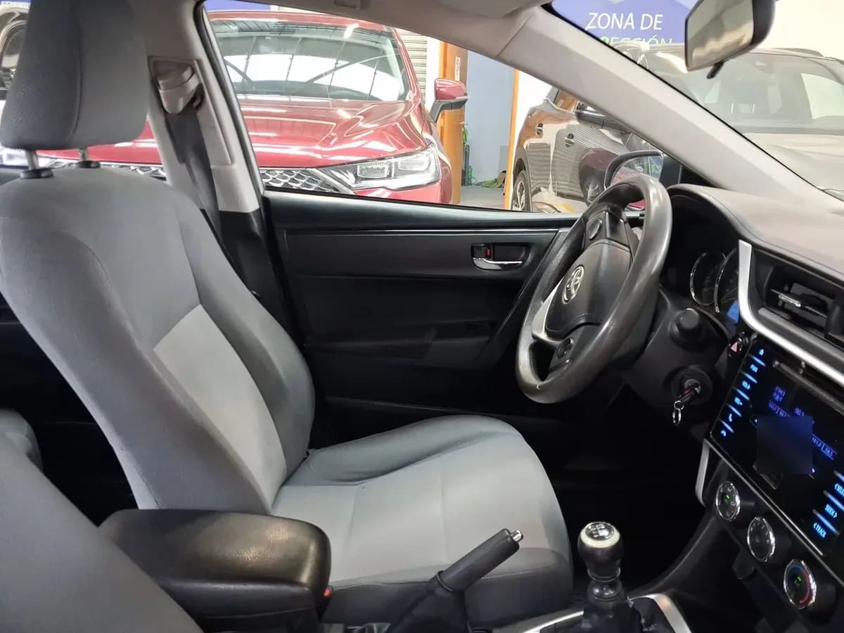 Toyota Corolla 1.8 Gl 4x2 Mt 4p año 2017