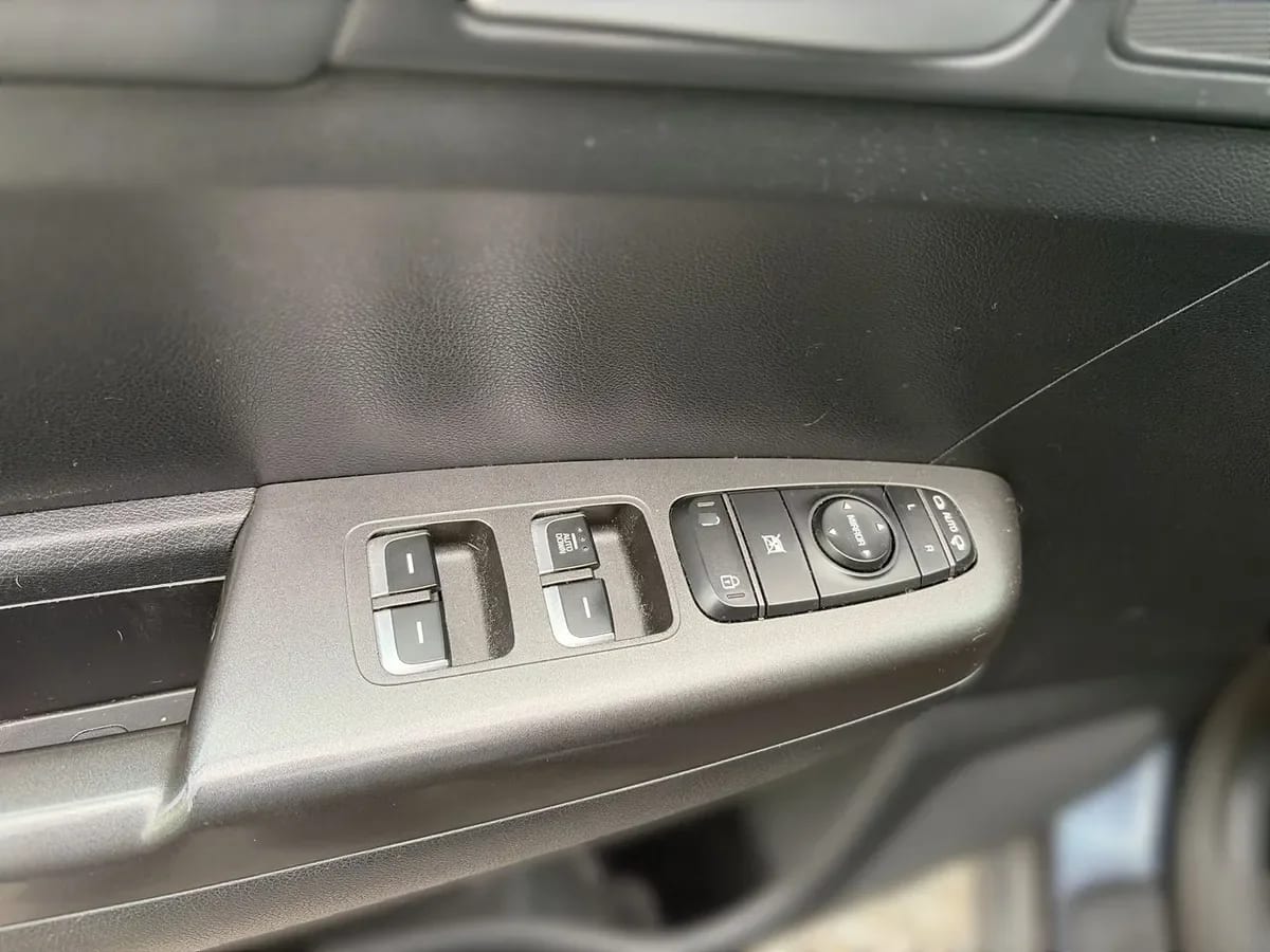 Kia Sportage 2.0 Lx 2wd 6at 5p año 2021