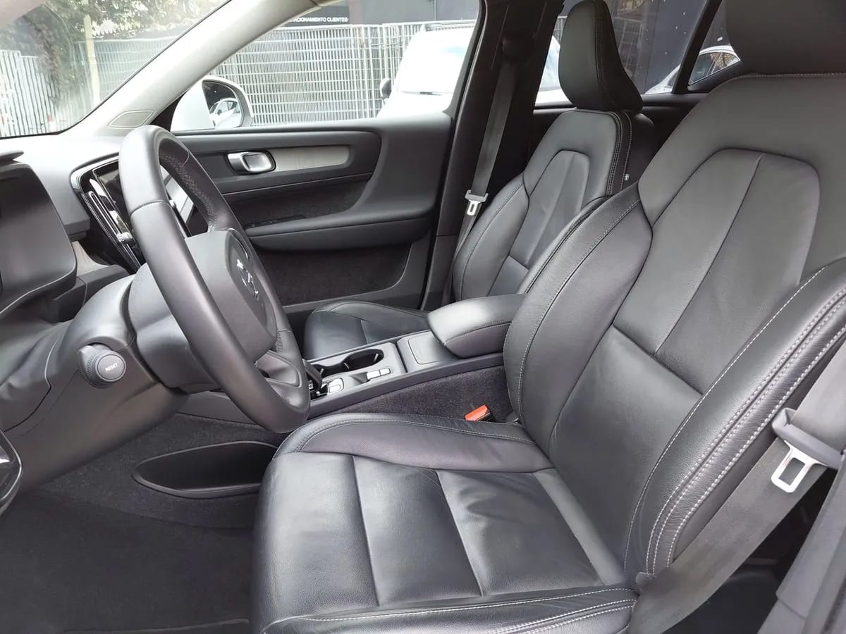Volvo Xc40 2.0 B4 Plus Hibrido Fwd At 5p año 2024