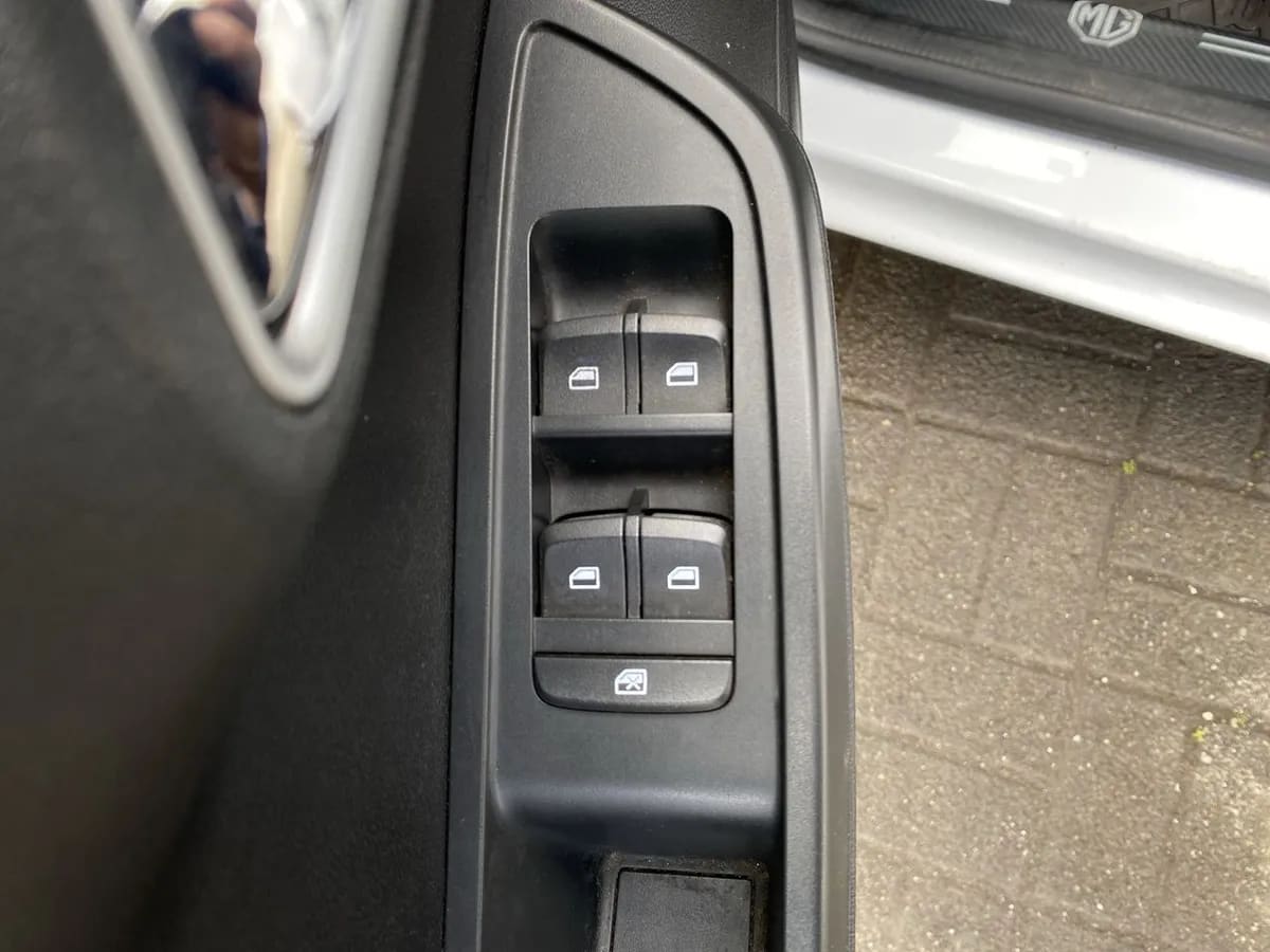 MG Mg 3 1.5 Std 4x2 Hb At 5p año 2022