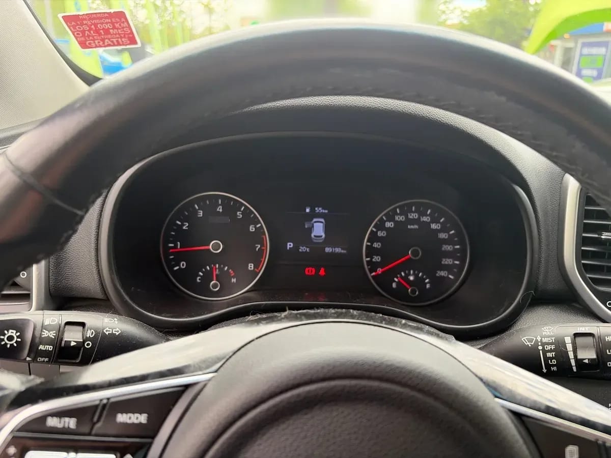 Kia Sportage 2.0 Lx 2wd 6at 5p año 2021