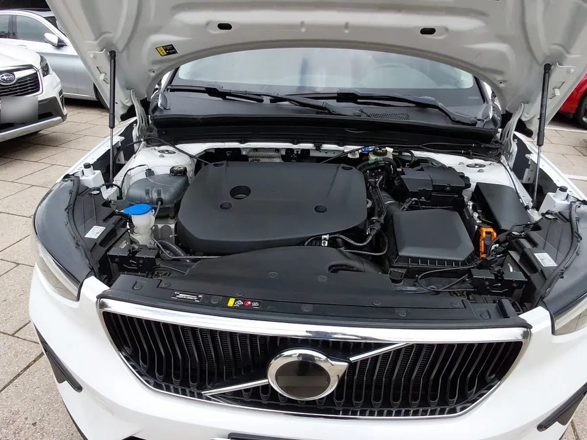 Volvo Xc40 2.0 B4 Plus Hibrido Fwd At 5p año 2024