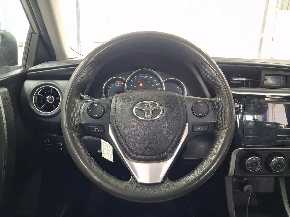 Toyota Corolla 1.8 Gl 4x2 Mt 4p año 2017