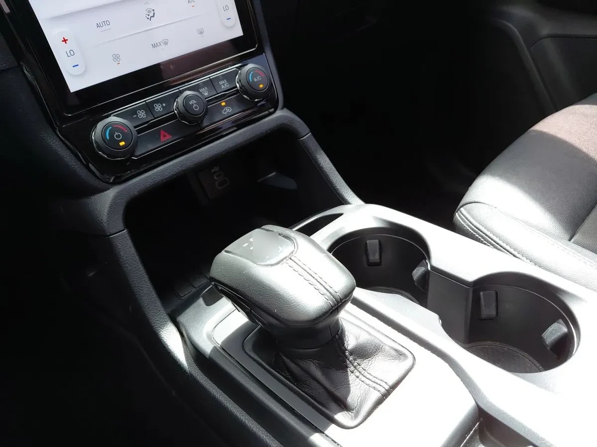 Ford Ranger 3.0 Ltd Diesel 4x4 Dob. Cab. At 4p año 2025