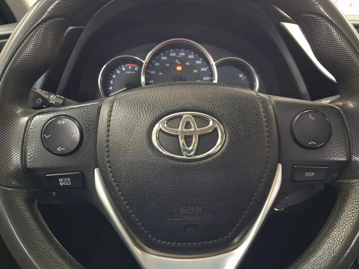 Toyota Corolla 1.8 Gl 4x2 Mt 4p año 2017