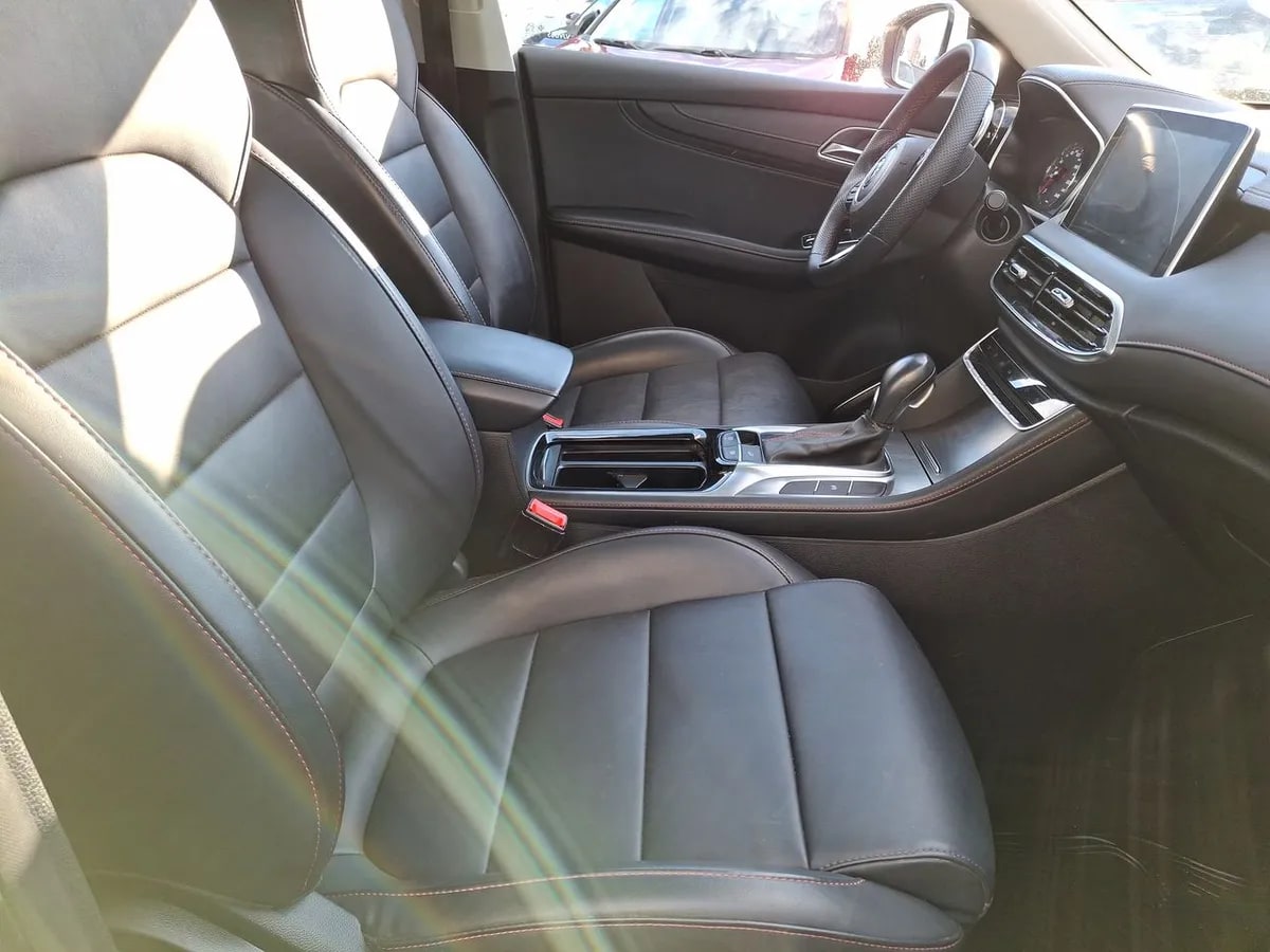 MG Hs 1.5t Dlx 2wd Dct At 5p año 2026