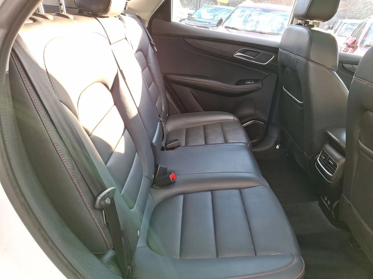 MG Hs 1.5t Dlx 2wd Dct At 5p año 2026