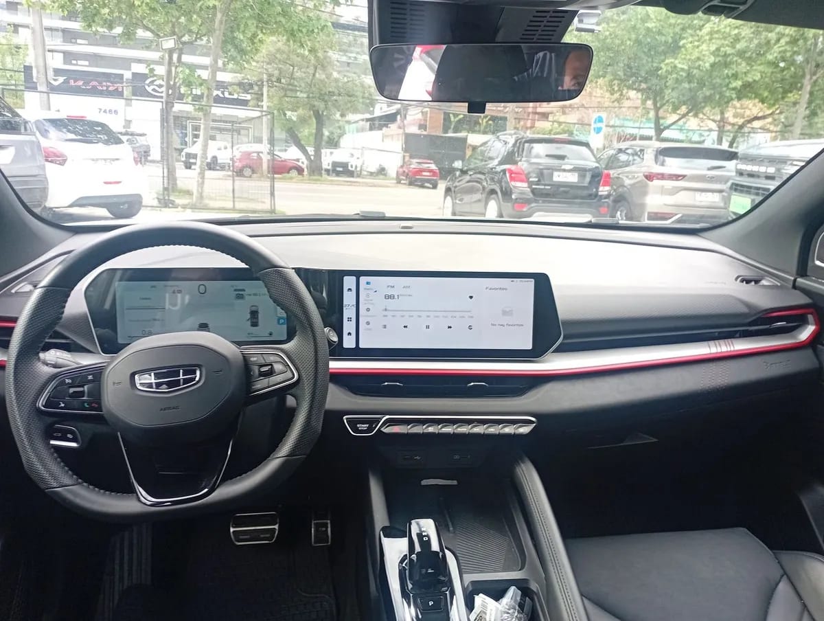 Geely Coolray 1.5 Gf Sport 4x2 At 5p año 2026