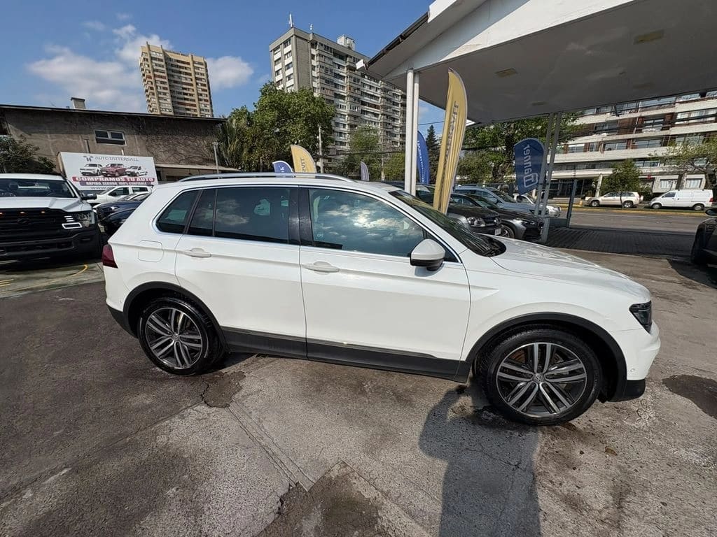 Volkswagen Tiguan 2.0 Tsi Sport 4motion 4x4 180hp At 5p. año 2019