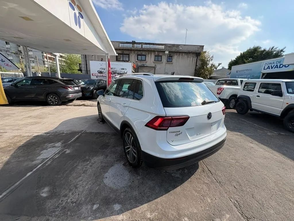 Volkswagen Tiguan 2.0 Tsi Sport 4motion 4x4 180hp At 5p. año 2019