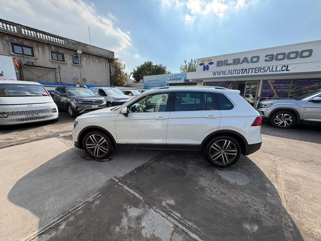 Volkswagen Tiguan 2.0 Tsi Sport 4motion 4x4 180hp At 5p. año 2019