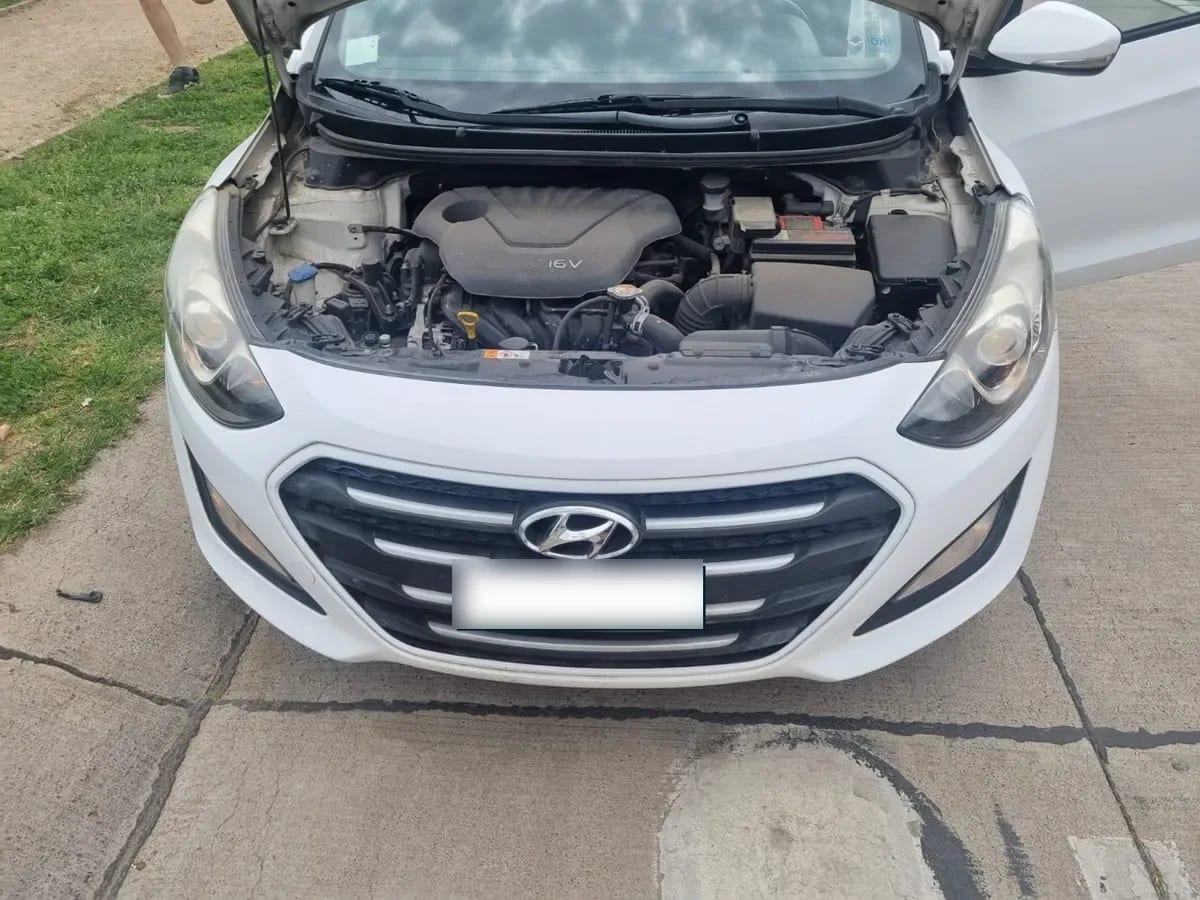 HYUNDAI I-30 1.6 Gd 5dr Crdi Gls Sun Mt Diesel año 2017