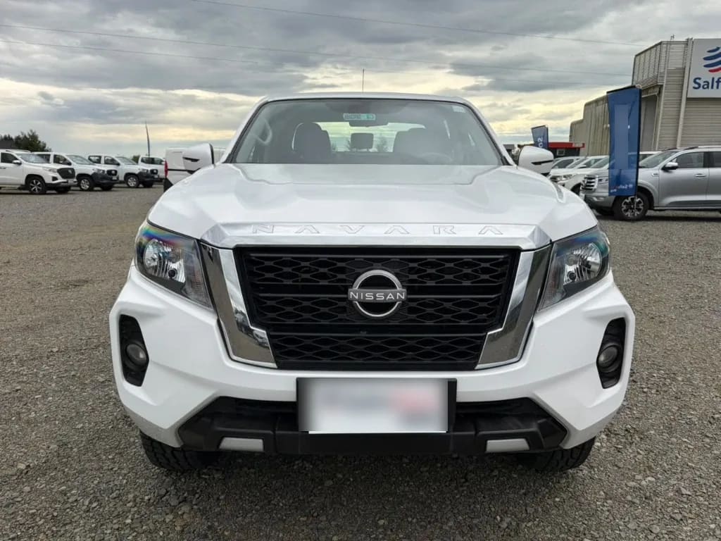Nissan Navara D Cab Mt 4x4 2.3 año 2023