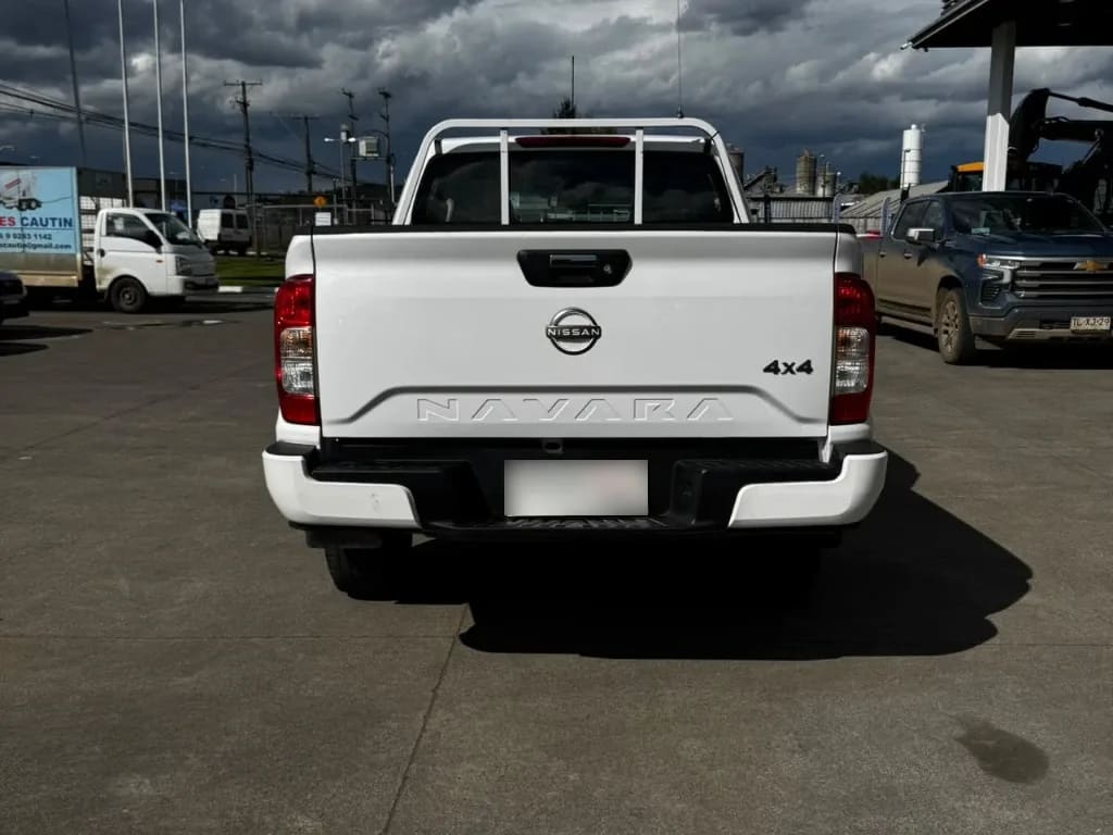 Nissan Navara Dc 4x4 2.3 Tdi Se año 2023