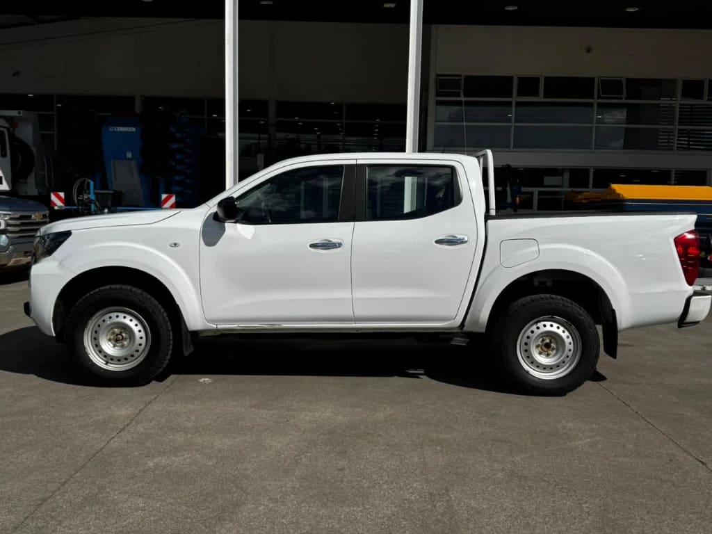 Nissan Navara Dc 4x4 2.3 Tdi Se año 2023