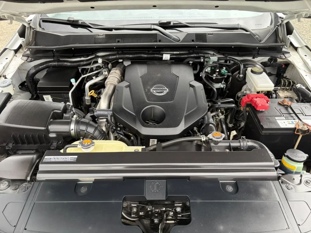 Nissan Navara D Cab 4x4 2.3 At año 2023