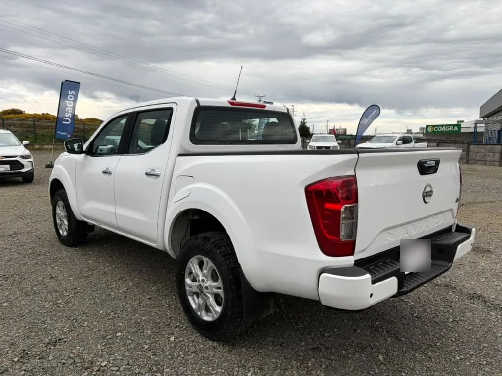 Nissan Navara D Cab Mt 4x4 2.3 año 2023