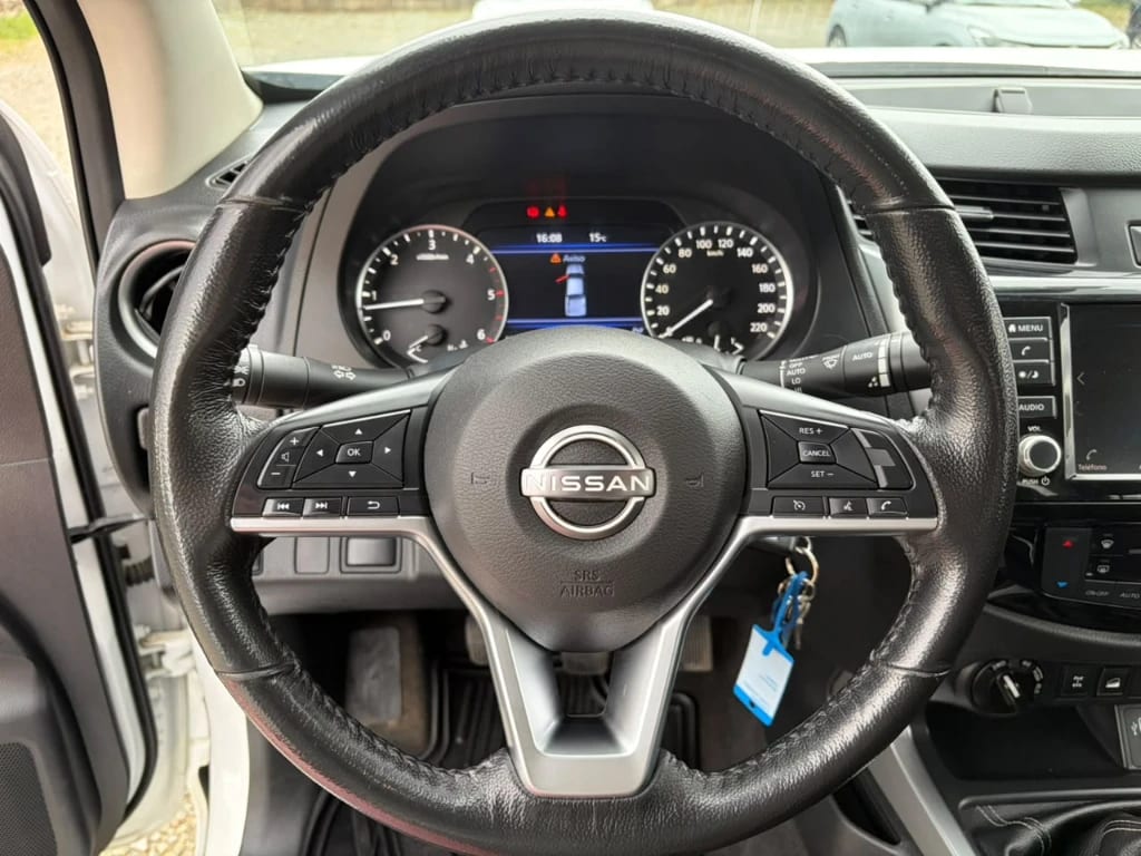 Nissan Navara D Cab Mt 4x4 2.3 año 2023