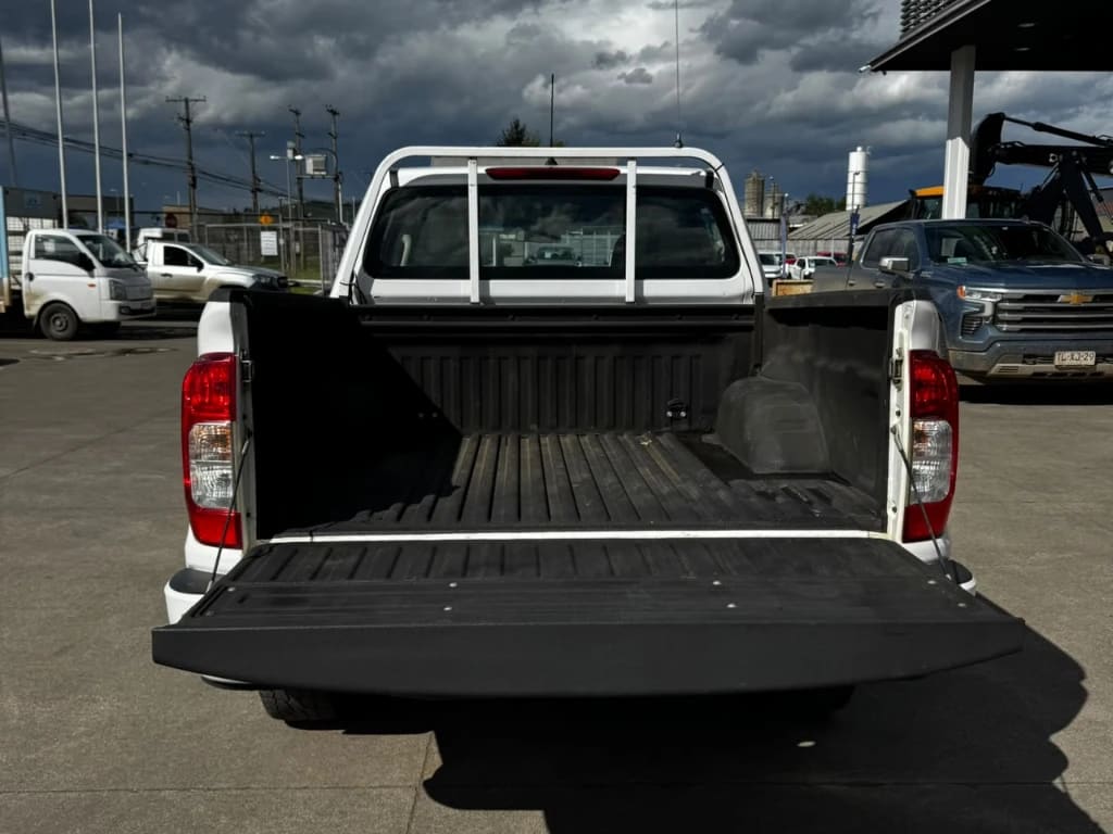 Nissan Navara Dc 4x4 2.3 Tdi Se año 2023