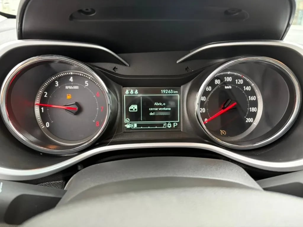Chevrolet Tracker 1.2t Ltz R 4x2 At 5p año 2025