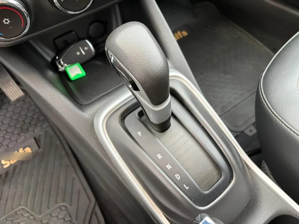 Chevrolet Tracker 1.2t Ltz R 4x2 At 5p año 2025