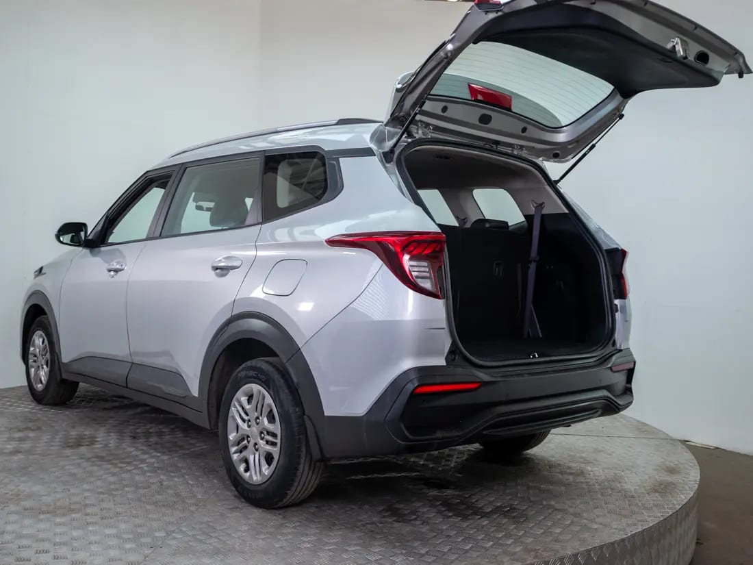Kia Carens Carens 1.5 Lx 7p Mt año 2023