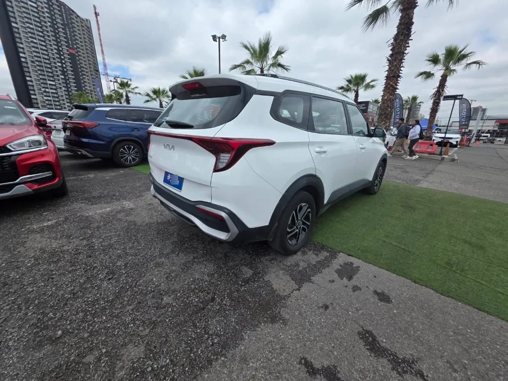 Kia Carens Ex 1.4 Aut año 2022
