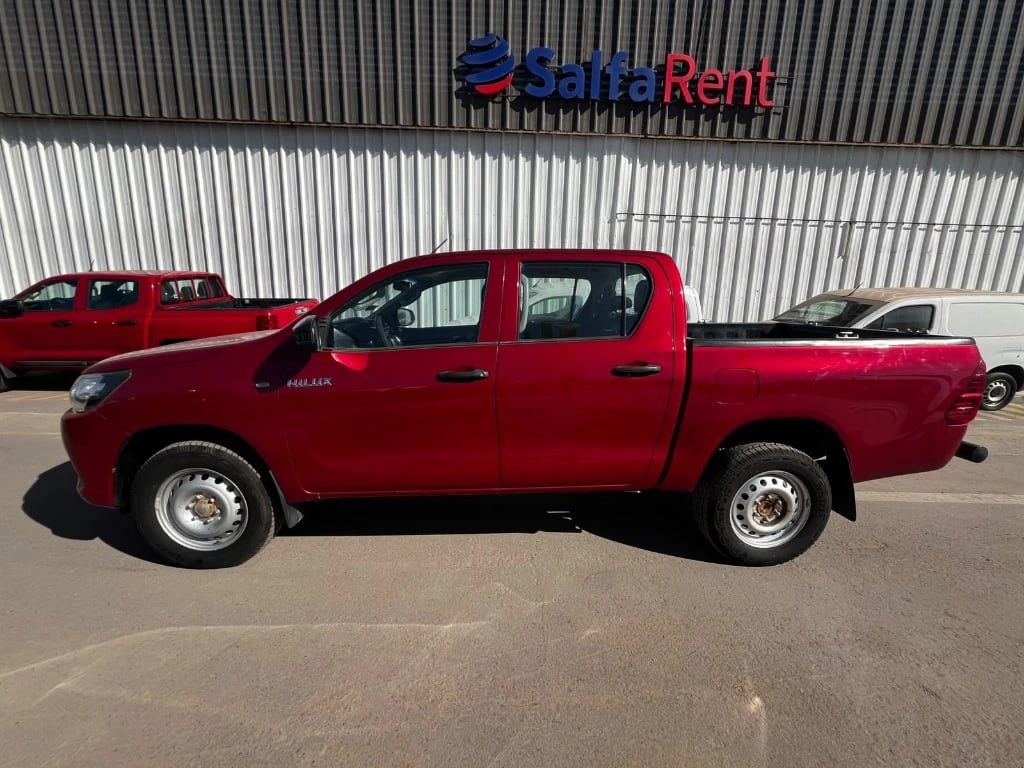 Toyota Hilux Dc 4x4 2.4 D Dx Mt año 2023