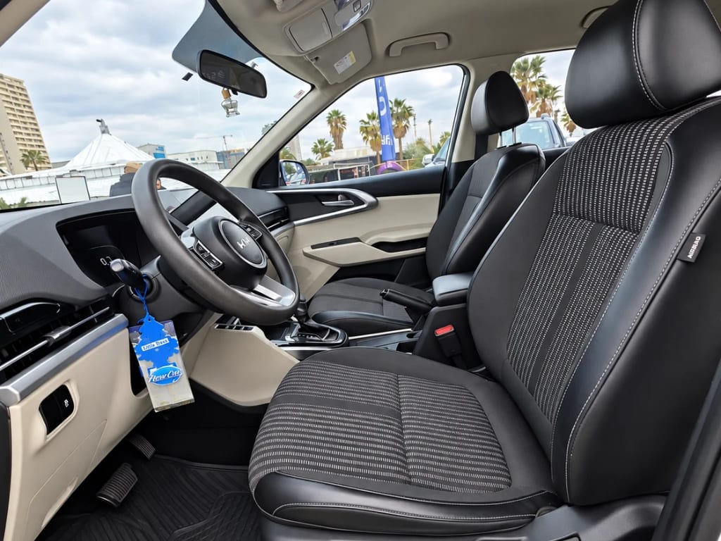 Kia Carens Ex 1.4 Aut año 2022