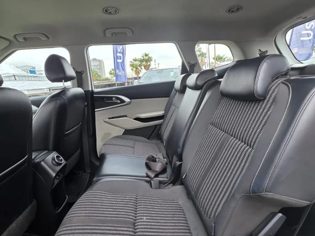 Kia Carens Ex 1.4 Aut año 2022