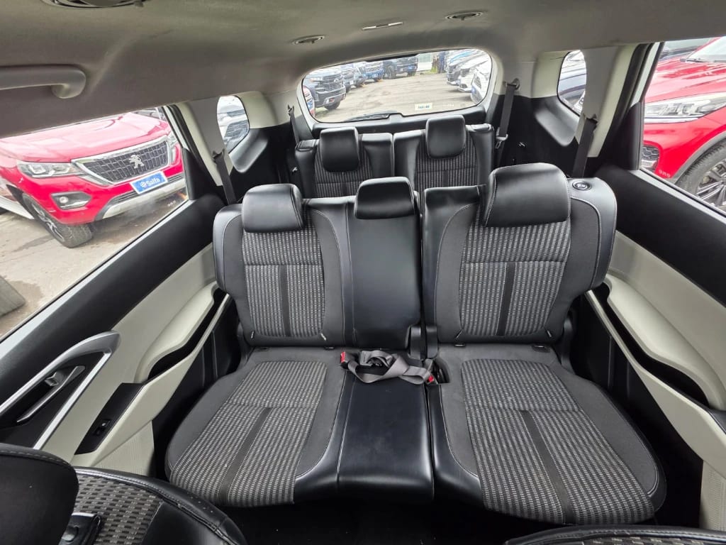 Kia Carens Ex 1.4 Aut año 2022