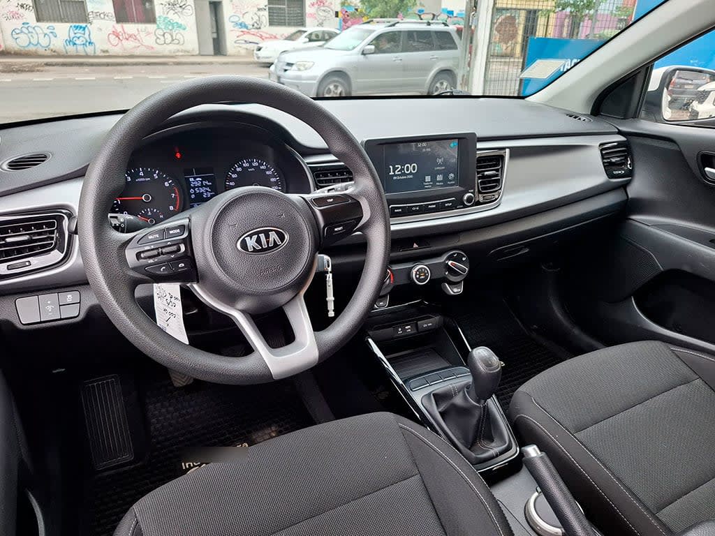 Kia Rio 5 Ex 1.6l 6mt Full año 2021