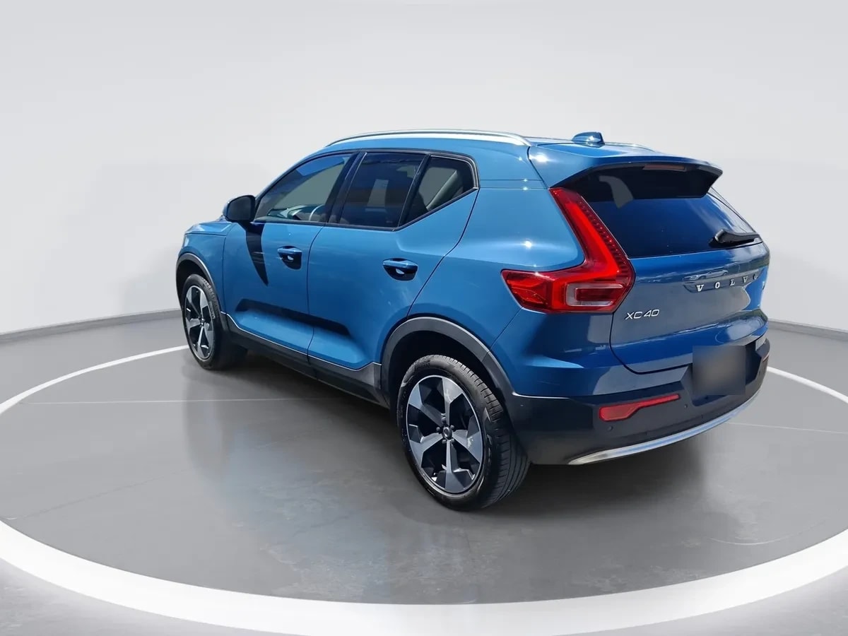 Volvo Xc40 2.0 B4 Plus Hibrido Fwd 4x2 At 5p año 2025