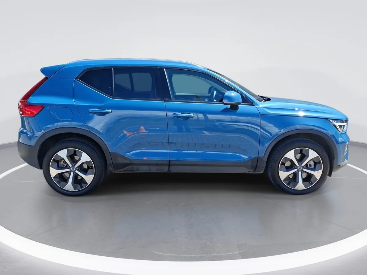 Volvo Xc40 2.0 B4 Plus Hibrido Fwd 4x2 At 5p año 2025