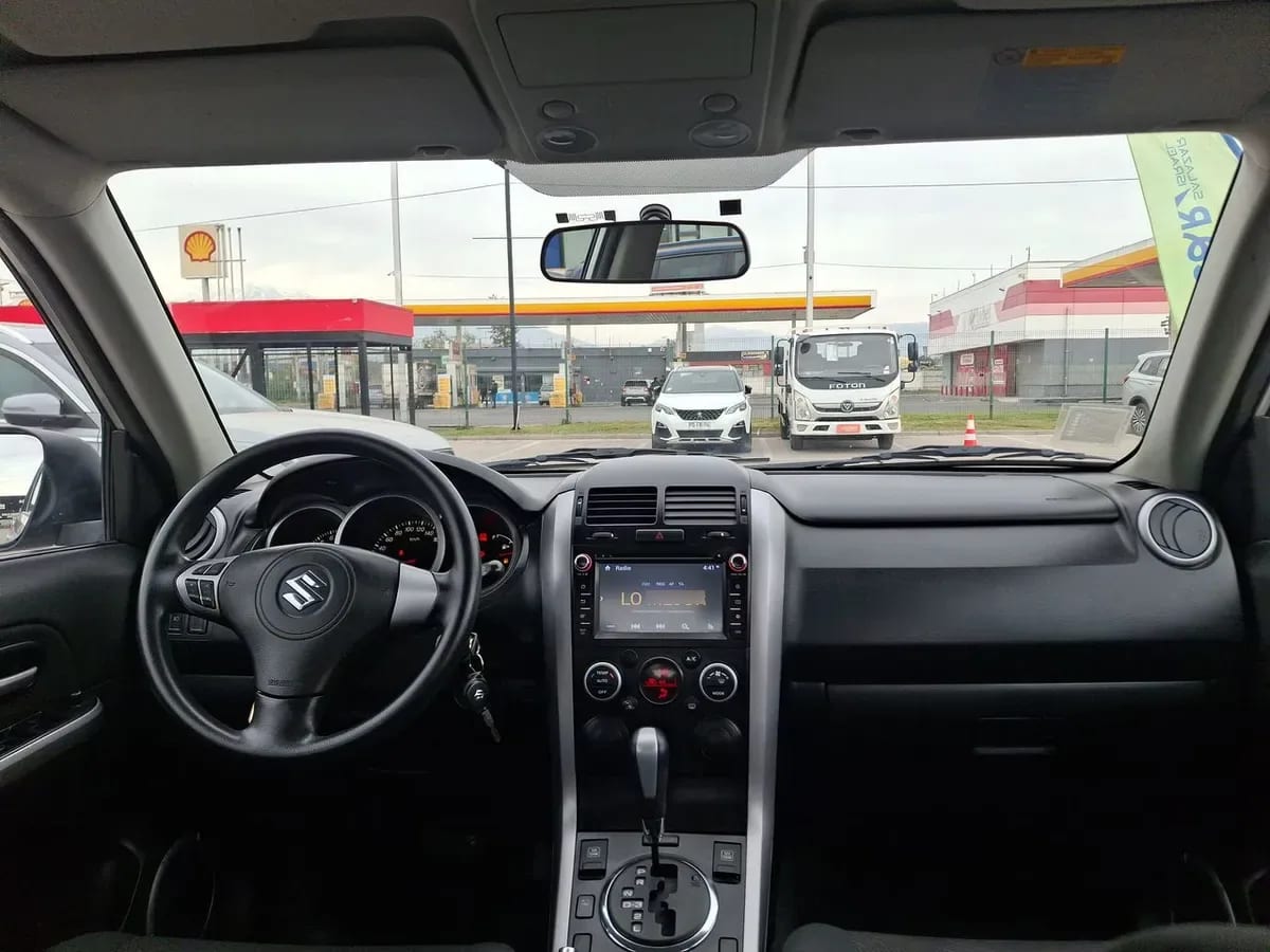 Suzuki Grand Nomade 2.4 Glx Se 2wd At 5p año 2019