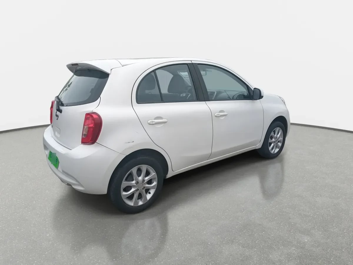 Nissan March 1.6 Sport Sense 4x2 Mt 5p año 2021
