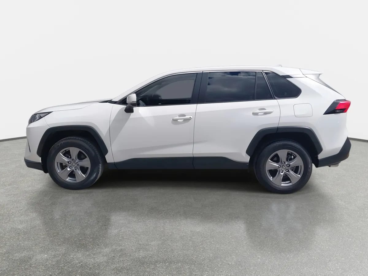 Toyota Rav 4 2.0 Le 4x2 Mt 5p año 2022