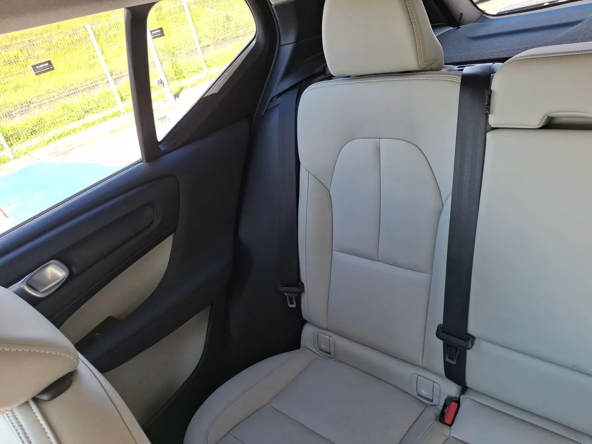 Volvo Xc40 2.0 B4 Plus Hibrido Fwd 4x2 At 5p año 2025