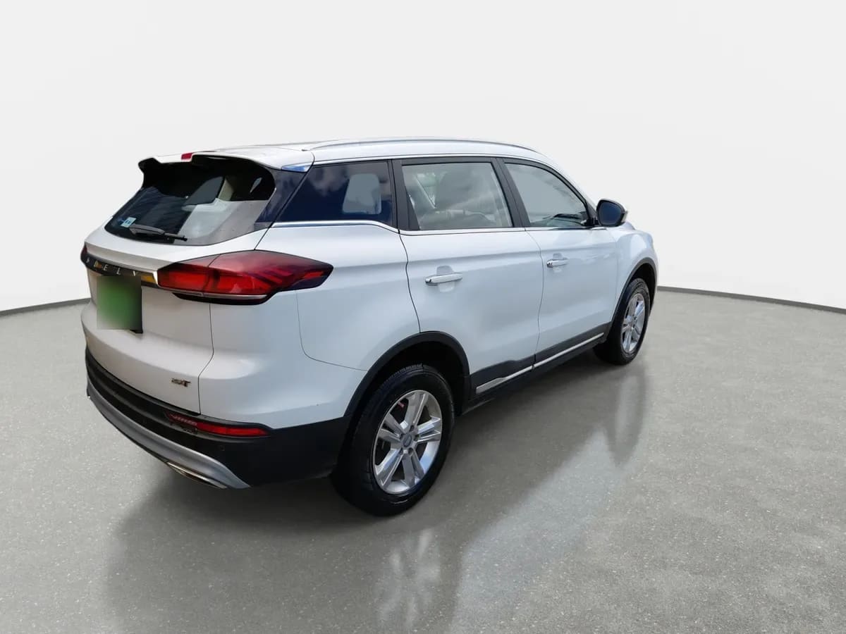 Geely Azkarra 1.5t Comfort 4x2 6at 5p año 2023