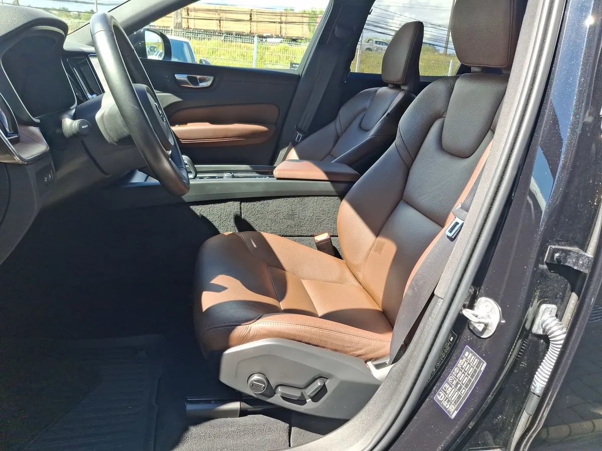 Volvo Xc60 2.0 T8 Recharge Plus Hybrid Awd At 5p año 2025