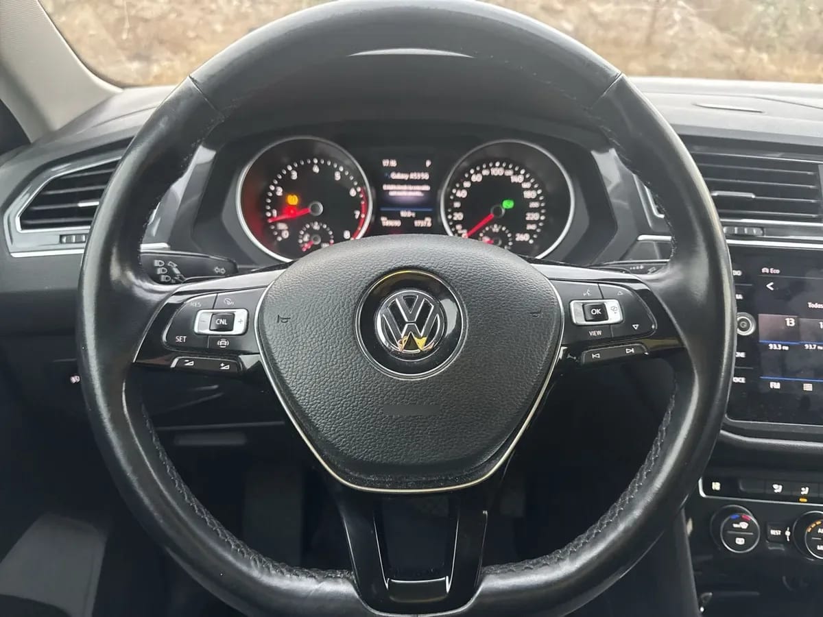 Volkswagen Tiguan 1.4 Tsi Hightline 4x2 3row At 5p año 2020